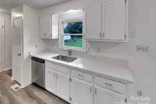 4609 Cottonwood Ln, Gastonia, NC 28052 - Photo 6