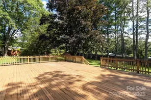 27 Country Rd, Hendersonville, NC 28791 - Photo 18
