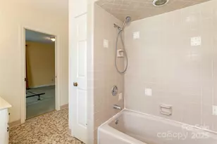 27 Country Rd, Hendersonville, NC 28791 - Photo 24