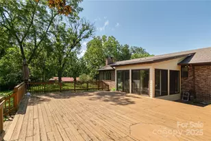 27 Country Rd, Hendersonville, NC 28791 - Photo 20