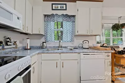 571 Tsisqua Circle, Brevard, NC 28712 - Photo 10