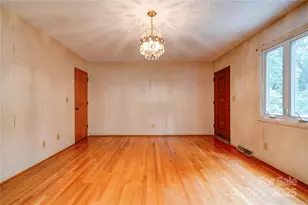 1329 Kings Cir, Shelby, NC 28150 - Photo 2