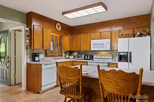 41 Vista Dr, Clyde, NC 28721 - Photo 10