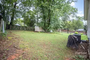 820 E 18th St, Charlotte, NC 28205 - Photo 8