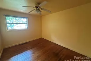 724 Oakdale Dr, Statesville, NC 28677 - Photo 12