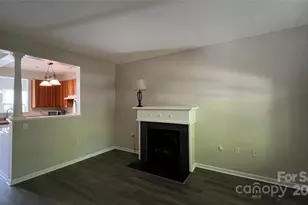 614 E 9th St, Charlotte, NC 28202 - Photo 22