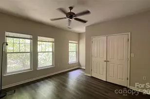 614 E 9th St, Charlotte, NC 28202 - Photo 8