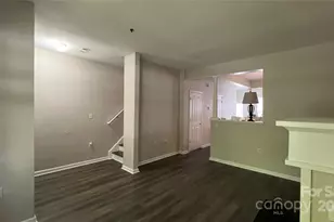 614 E 9th St, Charlotte, NC 28202 - Photo 4