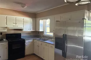 1504 Hunsinger Ave, Gastonia, NC 28052 - Photo 2