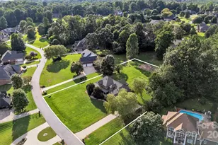 1163 Willow Creek Dr, Newton, NC 28658 - Photo 2