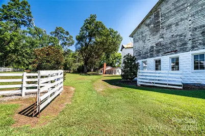 3651 W Nc 10 Highway, Newton, NC 28658 - Photo 18