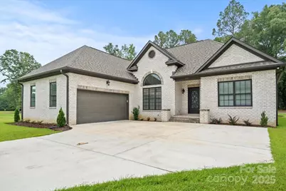 615 Little John Road, Cheraw, SC 29520 - Photo 4