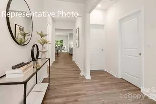 736 14th Ave Ct NE, Hickory, NC 28601 - Photo 2