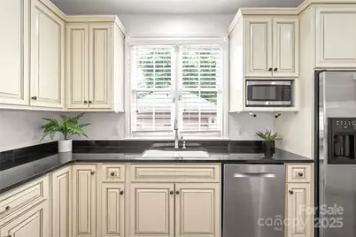 915 Millbrook Road, Charlotte, NC 28211 - Photo 16