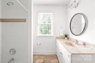 915 Millbrook Rd, Charlotte, NC 28211 - Photo 32