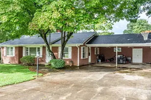 1106 3rd St Dr SE, Conover, NC 28613 - Photo 2