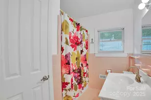 1212 Burtonwood Cir, Charlotte, NC 28212 - Photo 28