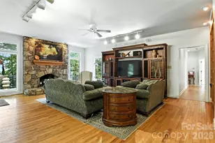 5042 Ridgeland Dr, Hickory, NC 28602 - Photo 4