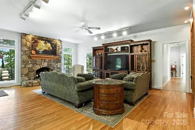 5042 Ridgeland Drive, Hickory, NC 28602 - Photo 4