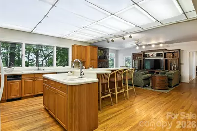 5042 Ridgeland Drive, Hickory, NC 28602 - Photo 10