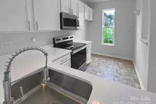 6612 Tor Dr, Charlotte, NC 28269 - Photo 8