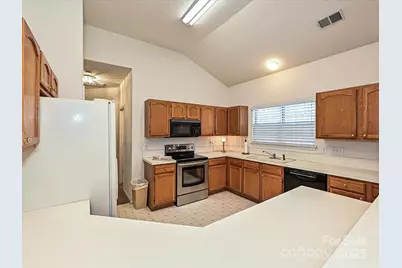 5607 Oak Drive, Charlotte, NC 28216 - Photo 8