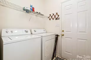 5607 Oak Dr, Charlotte, NC 28216 - Photo 20