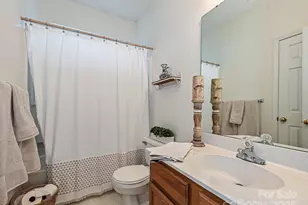 5607 Oak Dr, Charlotte, NC 28216 - Photo 18