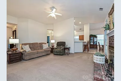 5607 Oak Drive, Charlotte, NC 28216 - Photo 6