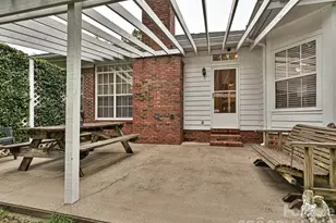 5607 Oak Dr, Charlotte, NC 28216 - Photo 1
