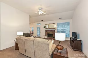 5607 Oak Dr, Charlotte, NC 28216 - Photo 4