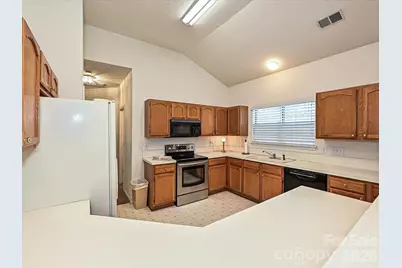 5607 Oak Drive, Charlotte, NC 28216 - Photo 8