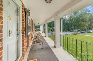 102 Boyd Dr, Flat Rock, NC 28731 - Photo 4