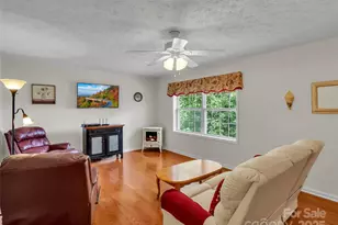 562 Beechwood Dr, Sylva, NC 28779 - Photo 8