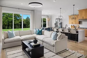 4240 Pinekirk Dr, Charlotte, NC 28269 - Photo 4