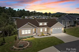 54 Olde Oak Ln, Hendersonville, NC 28792 - Photo 1