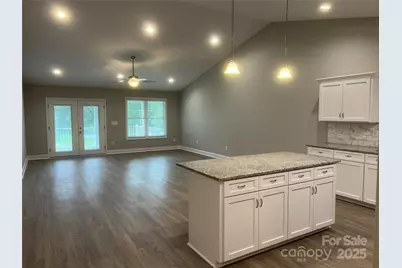 302 E Boyd Street #Unit B, Maiden, NC 28650 - Photo 2