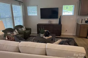 2954 Sloan Dr, Charlotte, NC 28208 - Photo 2