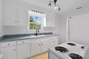 343 Wakefield Dr, Charlotte, NC 28209 - Photo 10