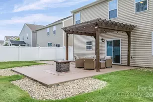 919 Rock Haven Dr, Charlotte, NC 28216 - Photo 16