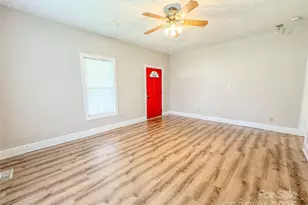 818 Grier St, Lincolnton, NC 28092 - Photo 6