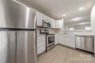 1809 Birch Heights Ct, Charlotte, NC 28213 - Photo 4