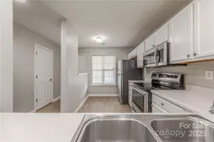 1809 Birch Heights Ct, Charlotte, NC 28213 - Photo 6