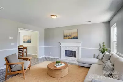 6008 Linda Vista Lane, Charlotte, NC 28216 - Photo 2