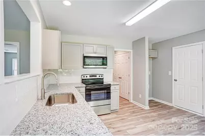 6008 Linda Vista Lane, Charlotte, NC 28216 - Photo 16