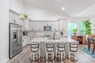 152 Postell Dr, Statesville, NC 28625 - Photo 2