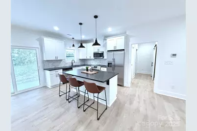 1471 20th Street NE, Hickory, NC 28601 - Photo 2