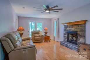 303 Theron Ct, Candler, NC 28715 - Photo 12