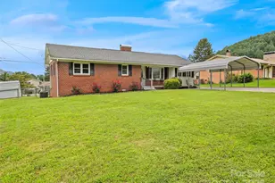 241 Grandview Cir, Waynesville, NC 28786 - Photo 1