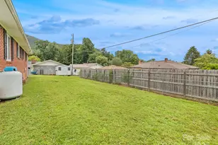 241 Grandview Cir, Waynesville, NC 28786 - Photo 8